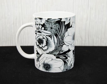 Taza con estampado floral
