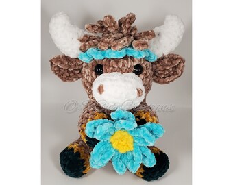 Crochet Daisy Highland Cow Plush, Handmade Stuffed Animal, Floral Nursery Decor