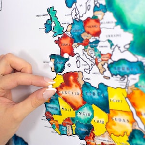 Customizable World Map Paint Set - Fun Date Night Idea - Ideal Gift for Couples - Includes Pins & Frame Option