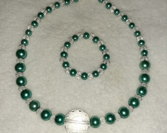 Green glass pearl Doll Necklace and Bracelet set to fit American Girl Dolls or any 18inch similar sized doll