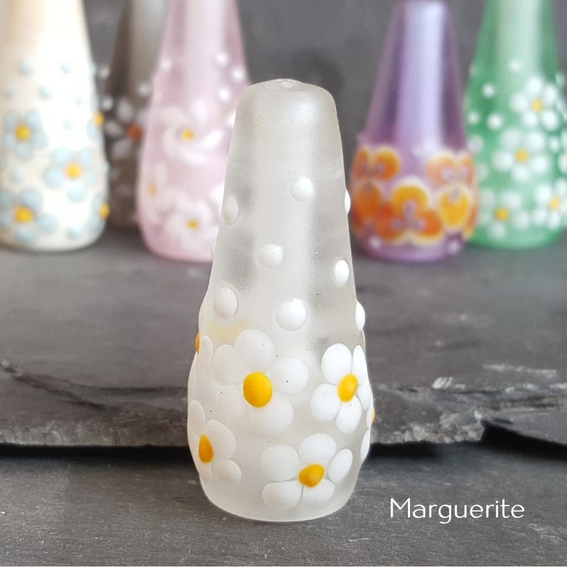 Light Pull Floral, Flowery Light Pull, Lampwork Light Pull, Glass Light Pull, Flora Collection Marguerite - Frosted
