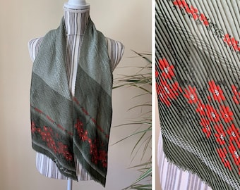 Vintage Floral Plisse Scarf, Sage Green Red Pleated Neck Scarf, Accordion Hair Scarf for Women, Ribbed Narrow Tiny Pleats Head Scarf