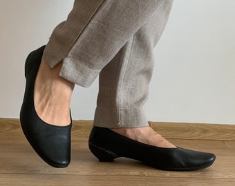 Chaussures plates vintage en cuir noir, mocassins confortables de l'an 2000 par Clarks, escarpins à talons bas pour femme 5 UK, 7 US 38 EUR, mocassins business décontractés