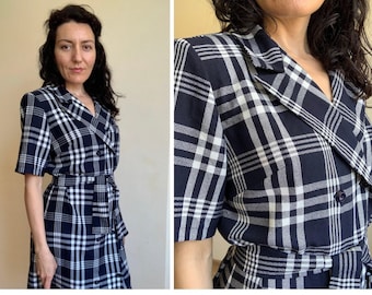 Robe boutonnée à carreaux vintage des années 90 avec ceinture à nouer, robe chemise bleu marine et blanc modeste col à manches courtes, robe blazer à carreaux preppy