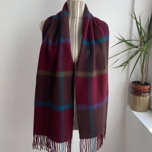 Soft Fluffy Acrylic Wool Unisex Blanket Scarf, Vintage Rectangular Fringed Coat Scarf, Burgundy Red Brown Warm Cozy Checkered Winter Scarf