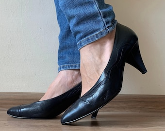 Black Leather Pumps, Pointy Toe Kitten Heel Shoes Size 38 UK 5, US 7, Real Leather High Heeled Shoes, Vintage 80s Elegant Black Stilettos