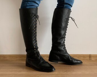 Vintage hohe Reitstiefel für Damen Größe 38 (UK 5), kniehohe schwarze Schnürstiefel, Reitstiefel aus Leder im Used-Look, Stiefel mit flacher Sohle