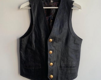 Gilet in pelle da motociclista classico con lacci laterali da uomo Lea