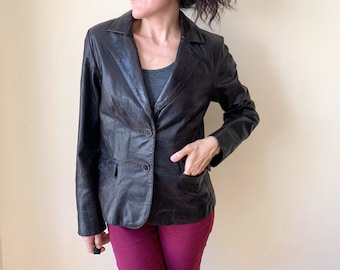 Chaqueta de cuero marrón vintage de los años 90 para mujer, talla 36 S, chaqueta de cuero desgastada, blazer de cuero recortado, abrigo de cuero ajustado bohemio, talla pequeña