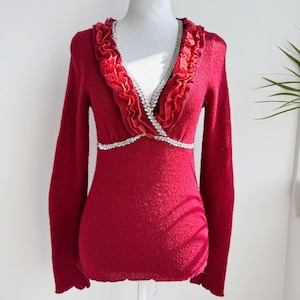 Può includere: Un set di tre tazze in ceramica con finitura opaca e macchiettata. Le tazze sono nei toni del crema, grigio chiaro e grigio scuro. Ogni tazza ha un design semplice e minimalista, perfetto per caffè o tè.