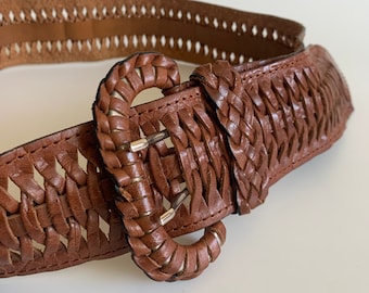 Cinturón trenzado de cuero marrón desgastado, cinturón ancho tejido para mujer, cinturón de cadera boho chic con hebilla de anilla en D, cinturón hippie de cuero genuino