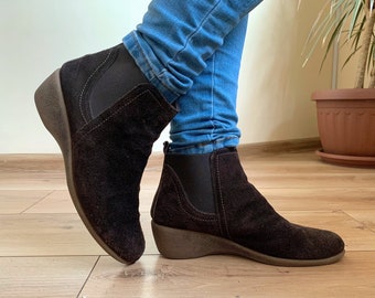 Vintage Chelsea Boots for Women Size 39, UK 6, US 8, Suede Leather Ankle Boots, Dark Brown Suede Boots, Wedge Heel Boots, Low Walking Shoes