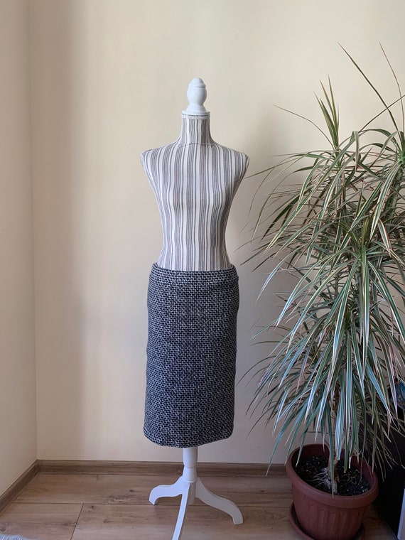 Vintage 80s Black and White Tweed Skirt Size S M, Houndstooth Wool Pencil Skirt, Warm Winter Midi Skirt, Below the Knee Secretary Skirt