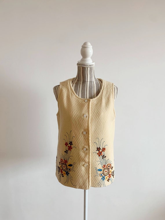 Vintage 60s 70s Embroidered Vest, Boho Floral Handmade Wool Vest, Warm Cozy Cream Beige Women Waistcoat, Sleeveless Folklore Cardigan Size L