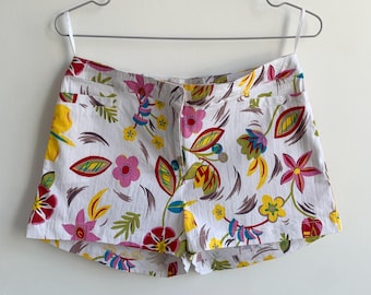 Pantalones cortos Hennes vintage con estampado floral blanco para mujer, talla S, tiro bajo, estilo bohemio hippie Y2K, estilo informal de verano de los años 60 y 70.