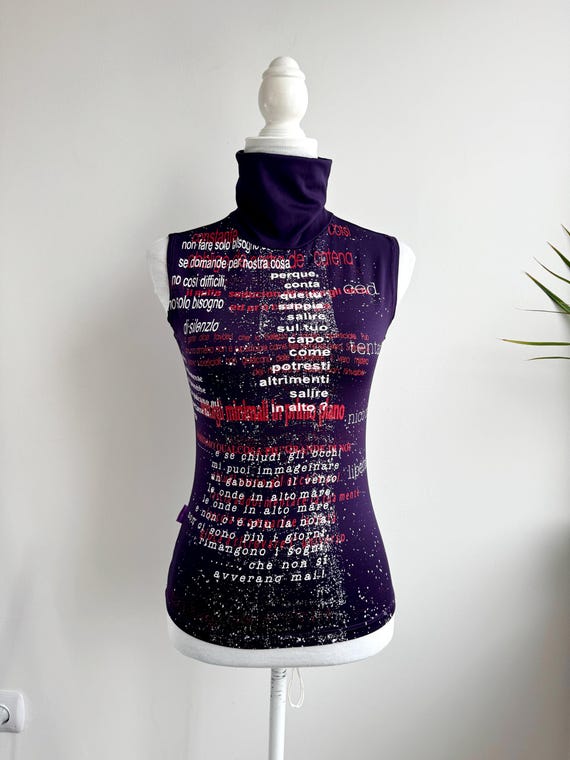Sleeveless Turtleneck Top Size S M, Vintage 90s Slim Fit High Neck Tank, Fitted Tight Stretchy Sleeveless Blouse, Purple Graphic Print Tee