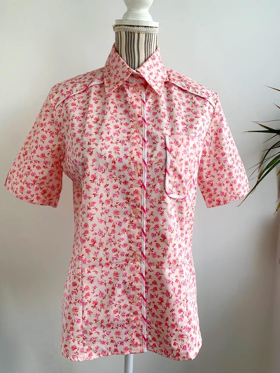 Vintage Ditsy Floral Pink Shirt for Women Size M Summer Cotton Button Up Blouse Collared Buttoned Top Casual Short Sleeve Spring Office Wear