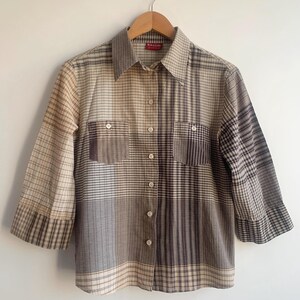 Vintage Biaggini rutig skjorta för kvinnor storlek EU 36 S M, brunbeige rutig blus, 90-tals neutrala jordfärger 3/4-ärmad bomullstopp med knappar
