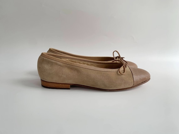 Nude Beige Suede Ballerina Flats Size EUR 38/ UK 5/ US 7.5, Genuine Leather Ballet Pumps, Captoe Shoes, Classic Low Heel Round Toe Bow Flats