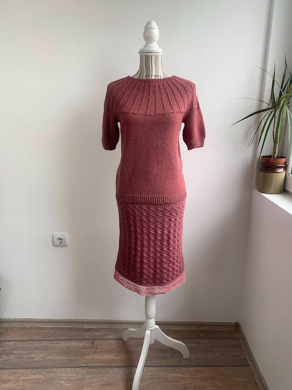 Ensemble jupe assortie en laine vintage des années 70 et pull sans