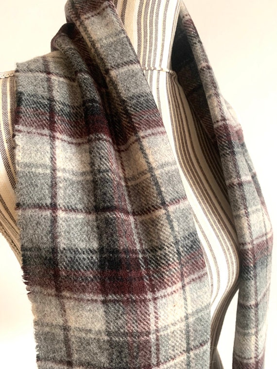 Vintage Soft Wool Grey Unisex Scarf, Checkered Ta… - image 4