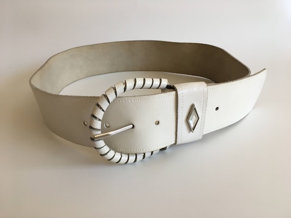 Louis Vuitton - Authenticated Shape Belt - Leather Silver Plain for Men, Never Worn