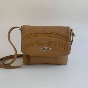 Sac à bandoulière en simili cuir marron caramel, petit sac à main en vinyle pour femme, sac cartable en cuir végétalien, sac à bandoulière minimaliste vintage