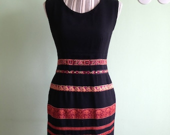 Vintage Knee Length Black Pencil Dress with Moroccan Print Stripes Size S, Elegant Sleeveless Body Con Dress with Ethnic Detailing