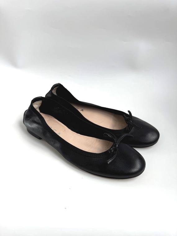 Vintage Italian Black Ballet Flats Size EU 38 Coquette Real Leather Ballerina Shoes Low Heel Slip on Pumps, Classic Minimalist Summer Shoes