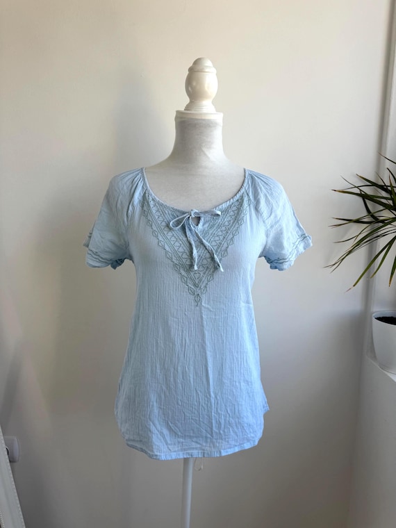 Light Blue Floral Embroidered Peasant Top Size S, 100% Crepe Cotton Shirt, Cottagecore Gauze Blouse, Summer Gypsy Folk Festival Boho Tunic