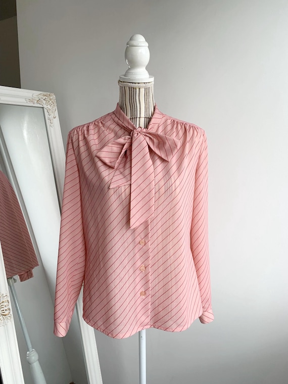 Vintage 70s Pink Striped Bowtie Scarf Collar Button-Front Women's Blouse Size M L, Jersey Elegant Secretary Shirt, Retro Office Workwear