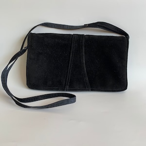 Schmaler Umschlag Clutch Geldbörse, Schwarze Wildledertasche, Echtleder Schulter Geldbörse, Vintage 80er Jahre Distressed Handtasche, Retro Clutch Brieftasche