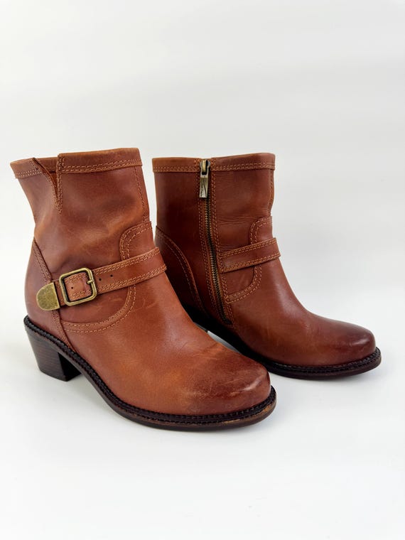 Vintage Hush Puppies Tan Leather Ankle Boots Size EU 37 UK 4 US 6.5, Brown Biker Boots with Buckles, Distressed Zip Up Block Heel Booties