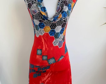 Minivestido de verano italiano vintage de los años 90, rojo, colorido, talla única, ajustado, elástico, sin mangas, con escote pronunciado, de jersey elástico.