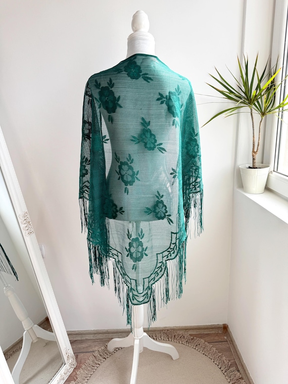 Vintage Emerald Green Lace Fringe Shawl, Floral Mesh Wrap Boho Evening Cover Up, Victorian Style Green Mantilla 90s Sheer Scarf With Tassels