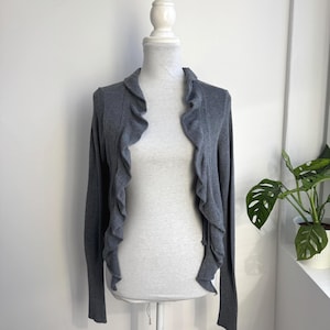 Vintage Grey Cashmere Wool Blend Cardigan, Ruffle Open Front Shrug Sweater, Y2K Cropped Bolero, Extra Long Sleeve Knit Top Fits Size L