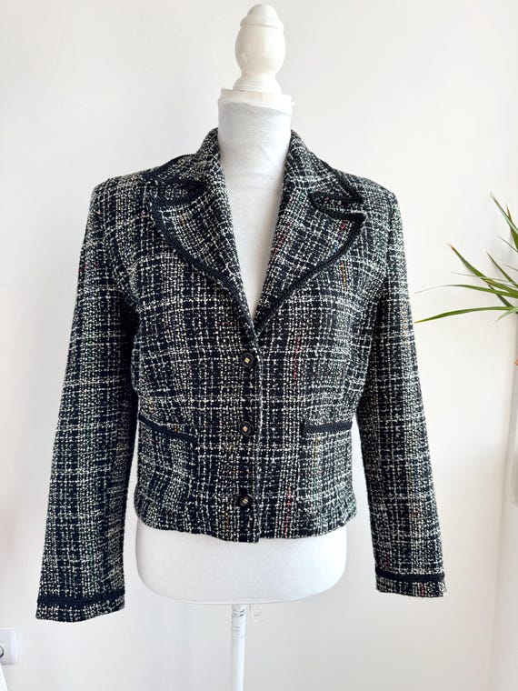 Black and White Plaid Sweater Blazer Women's Size S, Tailored Tartan Boucle Cropped Coat, Vintage 90s Mod Acrylic Wool Blend Tweed Jacket