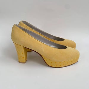 vintage HIEGL yellow suede platform pump with ostrich leather on platform and heel.