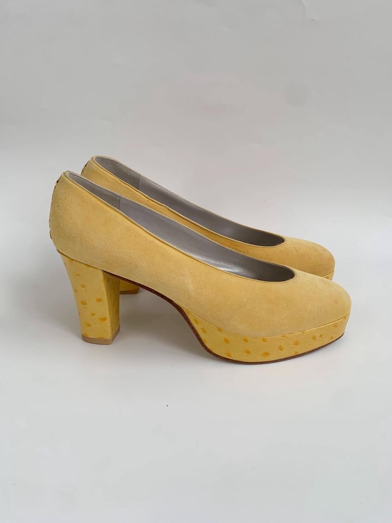 vintage HIEGL yellow suede platform pump with ostrich leather on platform and heel.