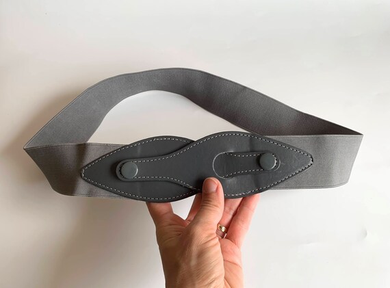 90s Women's Grey Stretch Belt with Interlocking Buckle, Wide Elastic Belt, Vintage Waist Cincher, Waistband Belt, Front Buckle Sash Belt