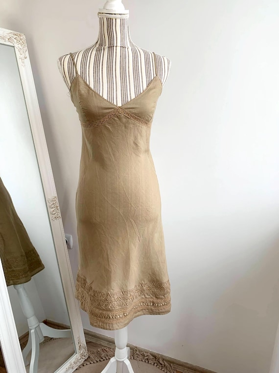Vintage 90s Y2K Summer Grunge Sun Dress Size XS S, Taupe Beige 100% Ramie Day Dress, Slim Fit Jumper Dress, Spaghetti Strap Linen Midi Dress