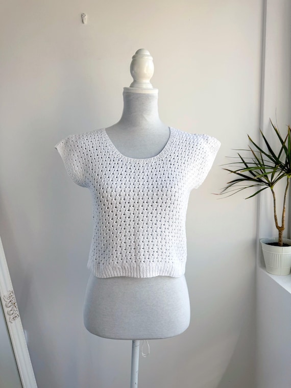 Vintage White Crochet Knit Crop Top, 90s Lace Knitted Summer Top, Boho Beach Cover Up, Openwork Sweater Vest, Retro Sleeveless Pullover S