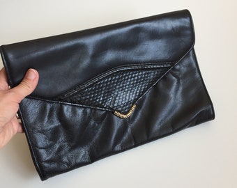 Pochette à bandoulière, Pochette en cuir fine, Porte-monnaie enveloppe noir, Pochette élégante, Sac à main en cuir véritable, Pochette à bandoulière des années 80