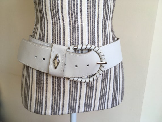 Vintage Off White Leather 80s Belt Wide Silver Studed Size M New