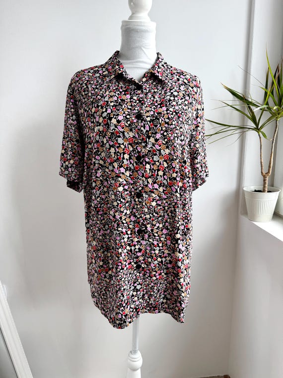 90s Dark Floral Blouse, Vintage Viscose Button Up Shirt Made in Germany, Retro Short Sleeve Top, Plus Size Summer Cottagecore Clothing