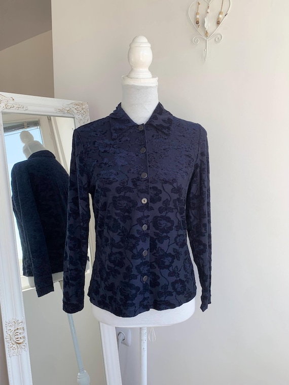 Vintage 90s Floral Brocade Blouse Size S/M, Navy Blue Long Sleeve Button-Up Shirt, Retro Collared Jacquard Top, Cottagecore Romantic Blouse