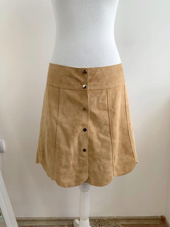 Vintage 70s Camel Brown Suede Mini Skirt Size M/L, Real Leather Snap Button Up Front High Waisted Short Boho Skirt, Groovy Mod A Line Skirt
