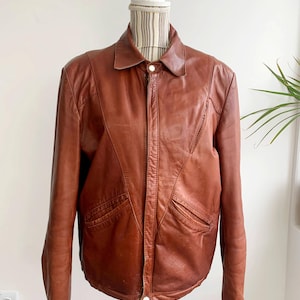 Vintage 70s Toffee Brown Leather Jacket Men or Women, Unisex Distressed Leather Bomber Jacket, Cropped Biker Jacket, Zip Up Motorcycle Coat