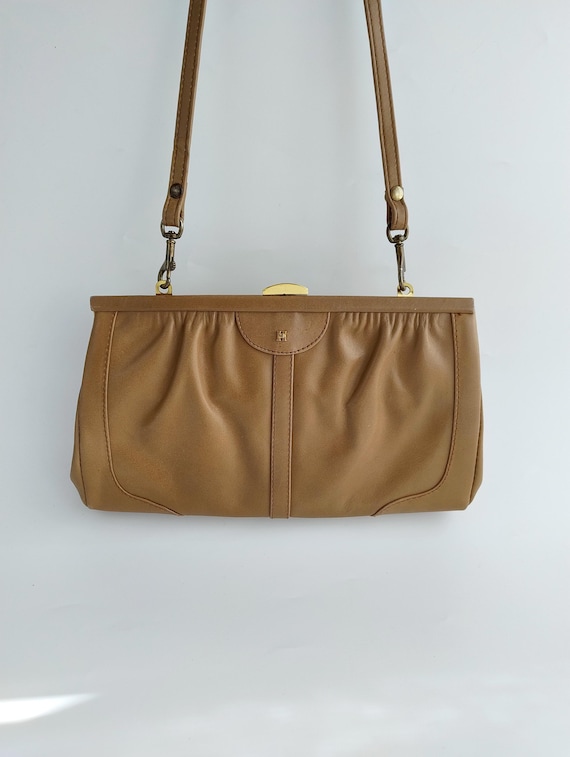 Vintage 80s Beige Leather Shoulder Bag, Camel Clutch Purse For Women, Detachable Strap Metal Frame Handbag, Retro Kiss Lock Clasp Satchel