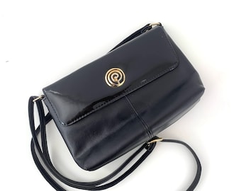 Vintage 90er Schwarze Kunstleder Patent Geldbörse, Mini Crossbody Bag für Damen, Kleine Handtasche mit schmalem verstellbaren Riemen, Vegane Schulter Geldbörse